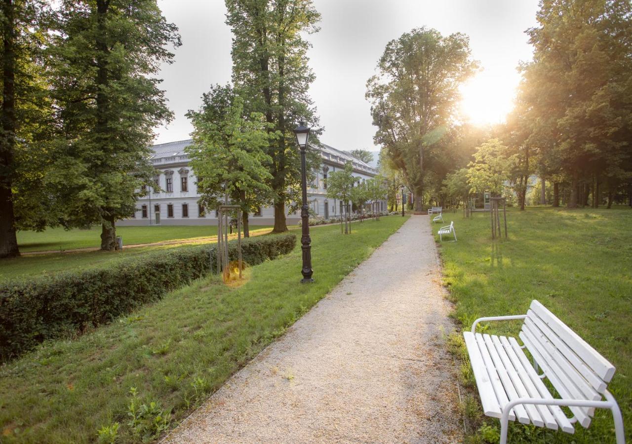 Hotel Gino Park Palace Považská Bystrica Dış mekan fotoğraf