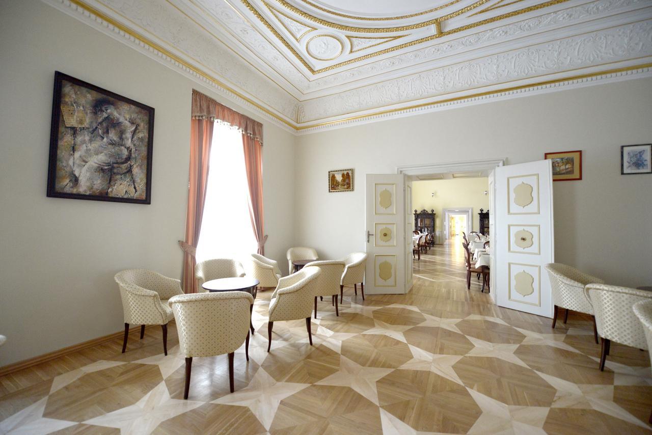 Hotel Gino Park Palace Považská Bystrica Dış mekan fotoğraf