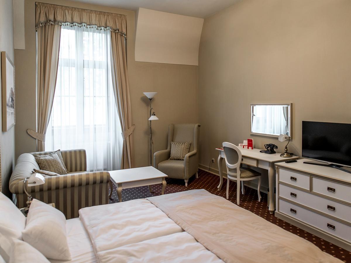 Hotel Gino Park Palace Považská Bystrica Dış mekan fotoğraf