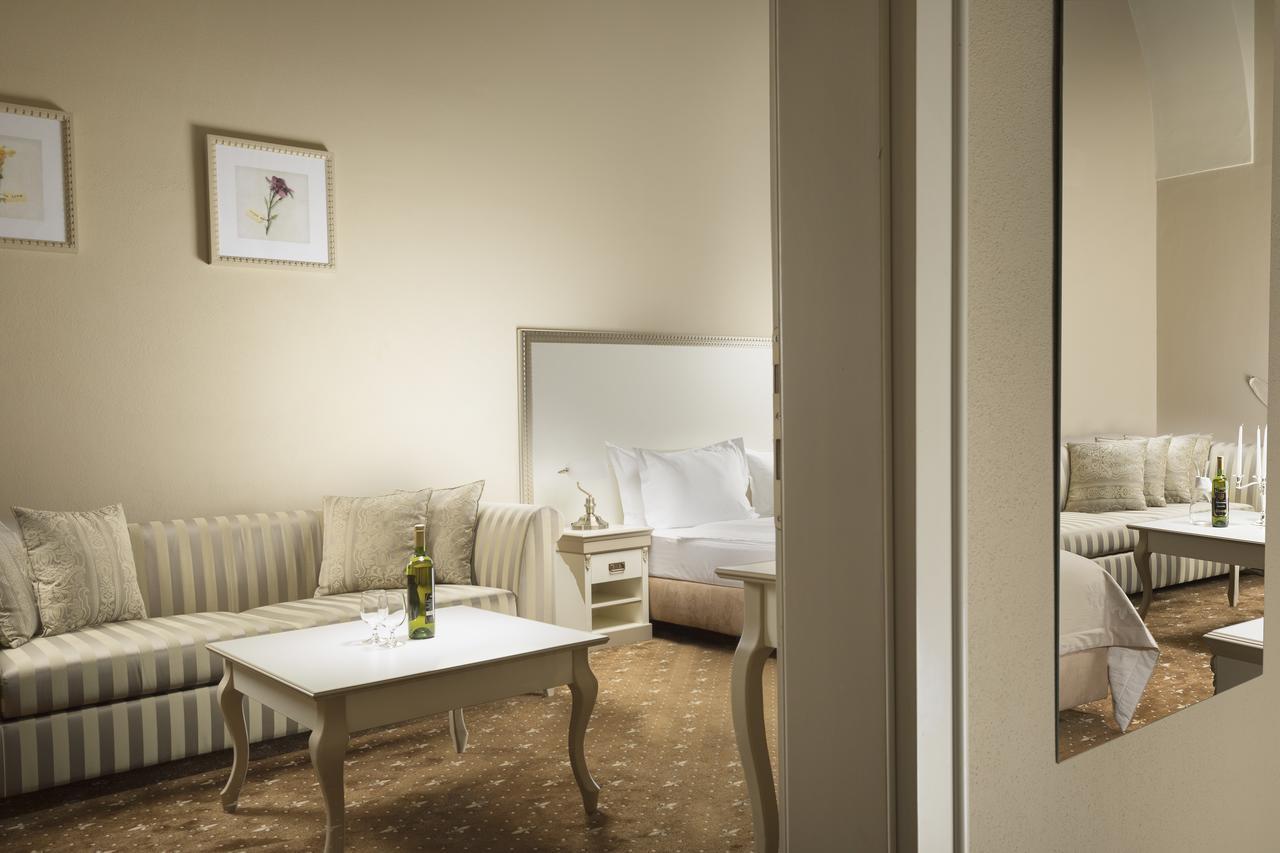Hotel Gino Park Palace Považská Bystrica Dış mekan fotoğraf